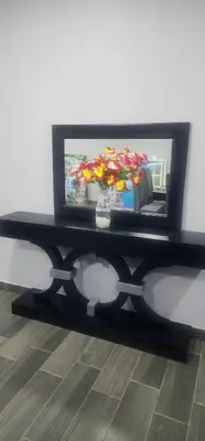 a tv on a table with a television on it at Casa Zelaya en Isla San Blas, La libertad salvador in La Libertad