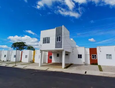 a white building on the side of a street at Modern Townhouse AC Wi-Fi full equipped Private in Santa Ana