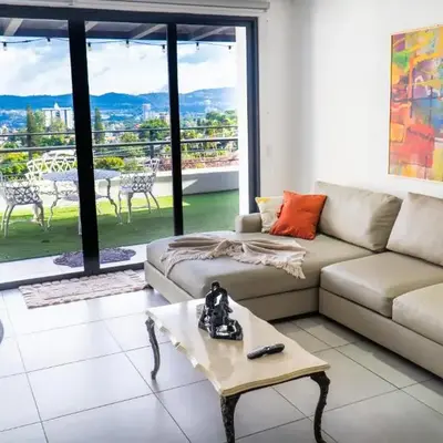 Brisa Serena Apartamento con parqueo y gran terraza en La Escalón