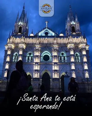 a santa antica amazoninia building with people standing in front at Hostal Antique Luna in Santa Ana
