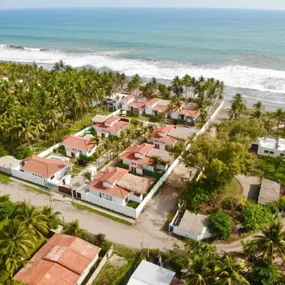Villa Nakär - Oceanfront Luxury Villa in Playa Amatecampo