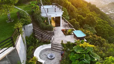 an overhead view of a house with stairs and plants at Monticello in San Marcos