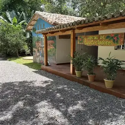 Cozy Bedroom in a coffee farmn in Coatepeque Lake