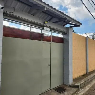 Linda casa con garaje en la majada