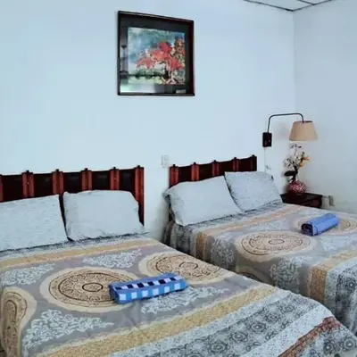 casa de huéspedes lui