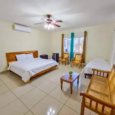 Hotel y restaurante el faro resort