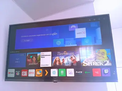a television screen with a bunch of different apps at Casa de Milo in Ahuachapán
